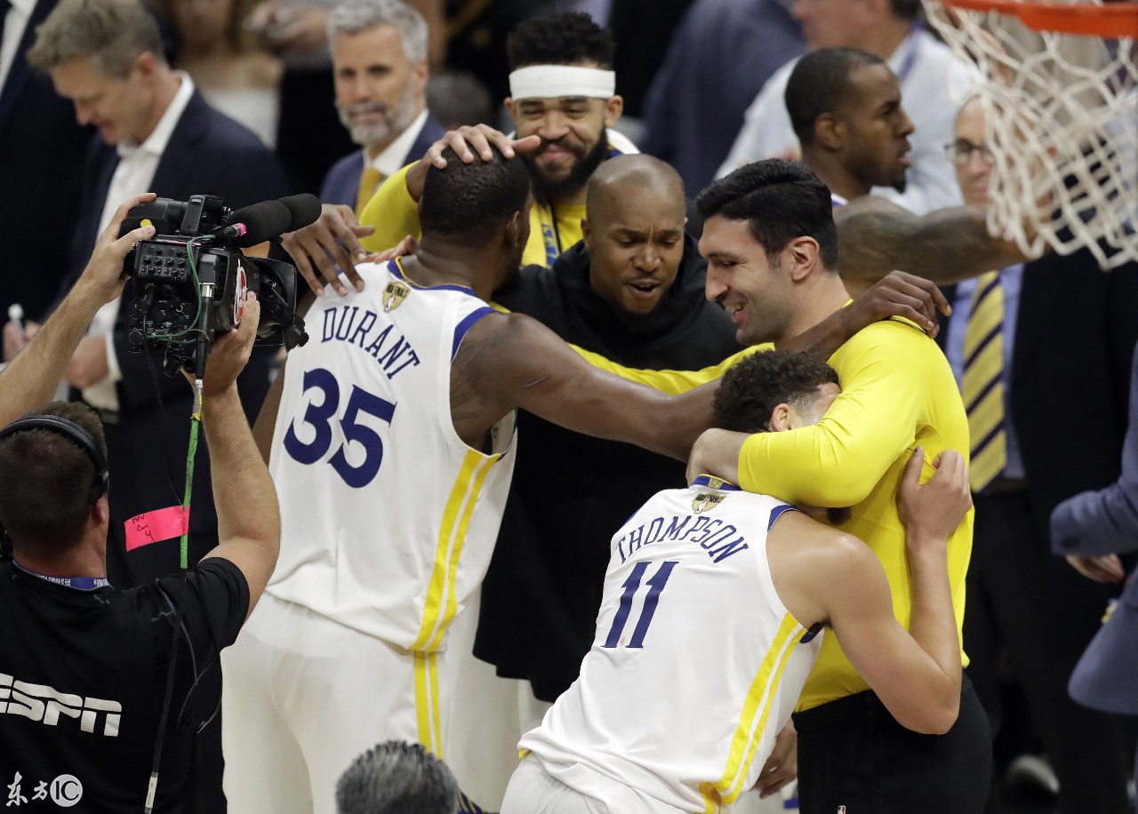 NBA球员参与东方市场推广活动