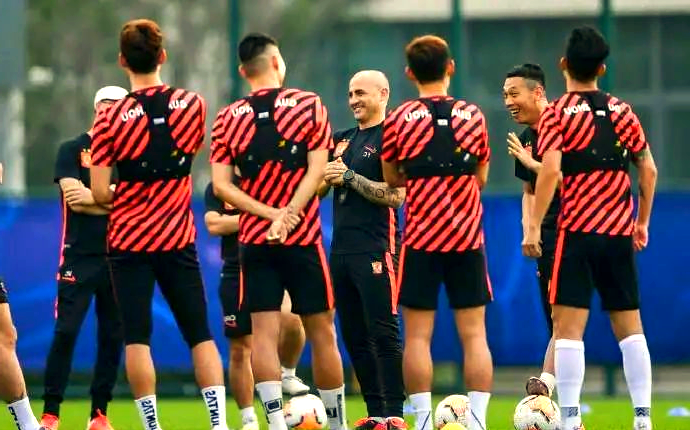 包含广州恒大2-1胜上海申花，继续保持不败的词条