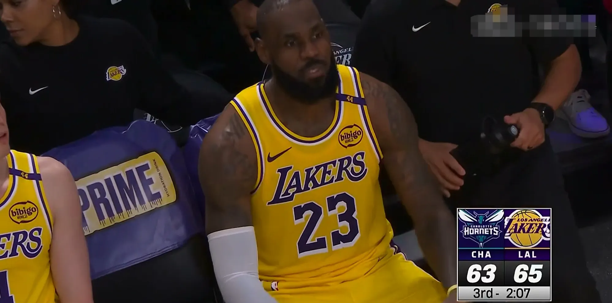 索尔选项绝杀，湖人力克黄蜂