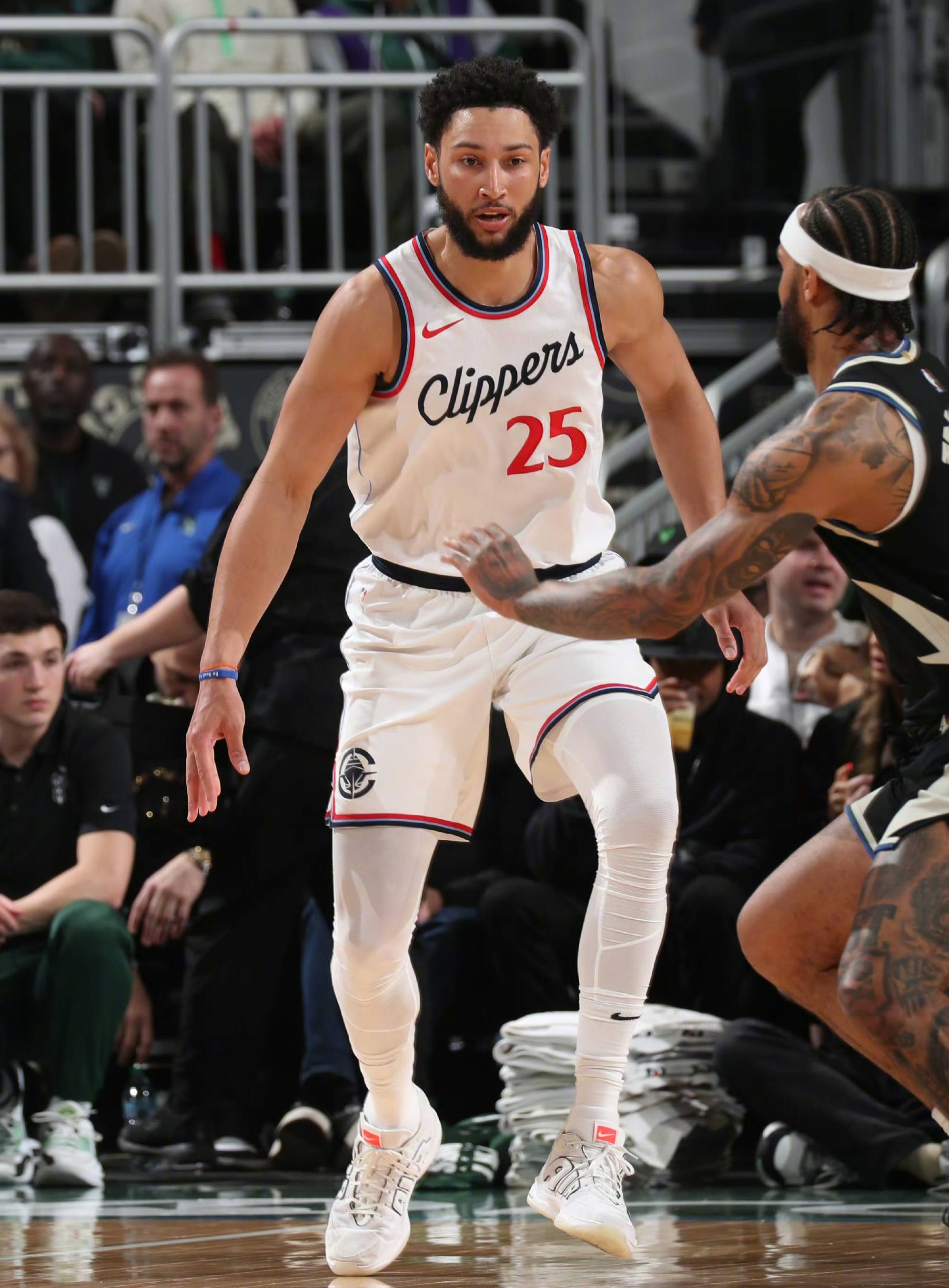 快船一球险胜雷霆，小卡关键时刻爆发拯救球队的简单介绍