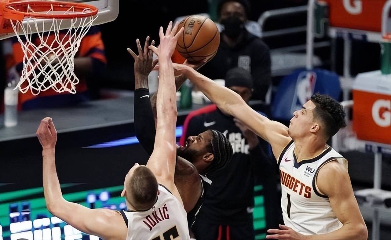 火箭客场险胜老鹰，威少再次砍下三双