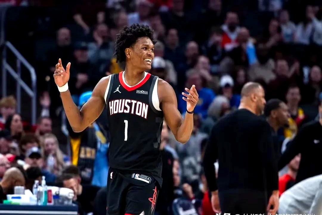 火箭大胜魔术取得五连胜