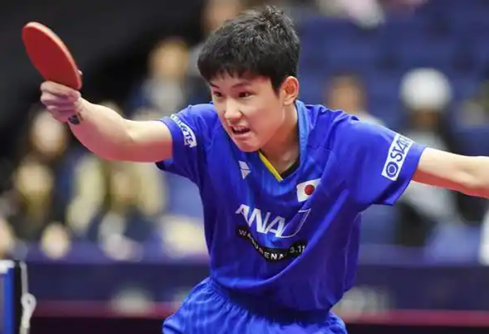 中国乒乓球队轻取波兰乒乓球队，张本智和送出助攻的简单介绍