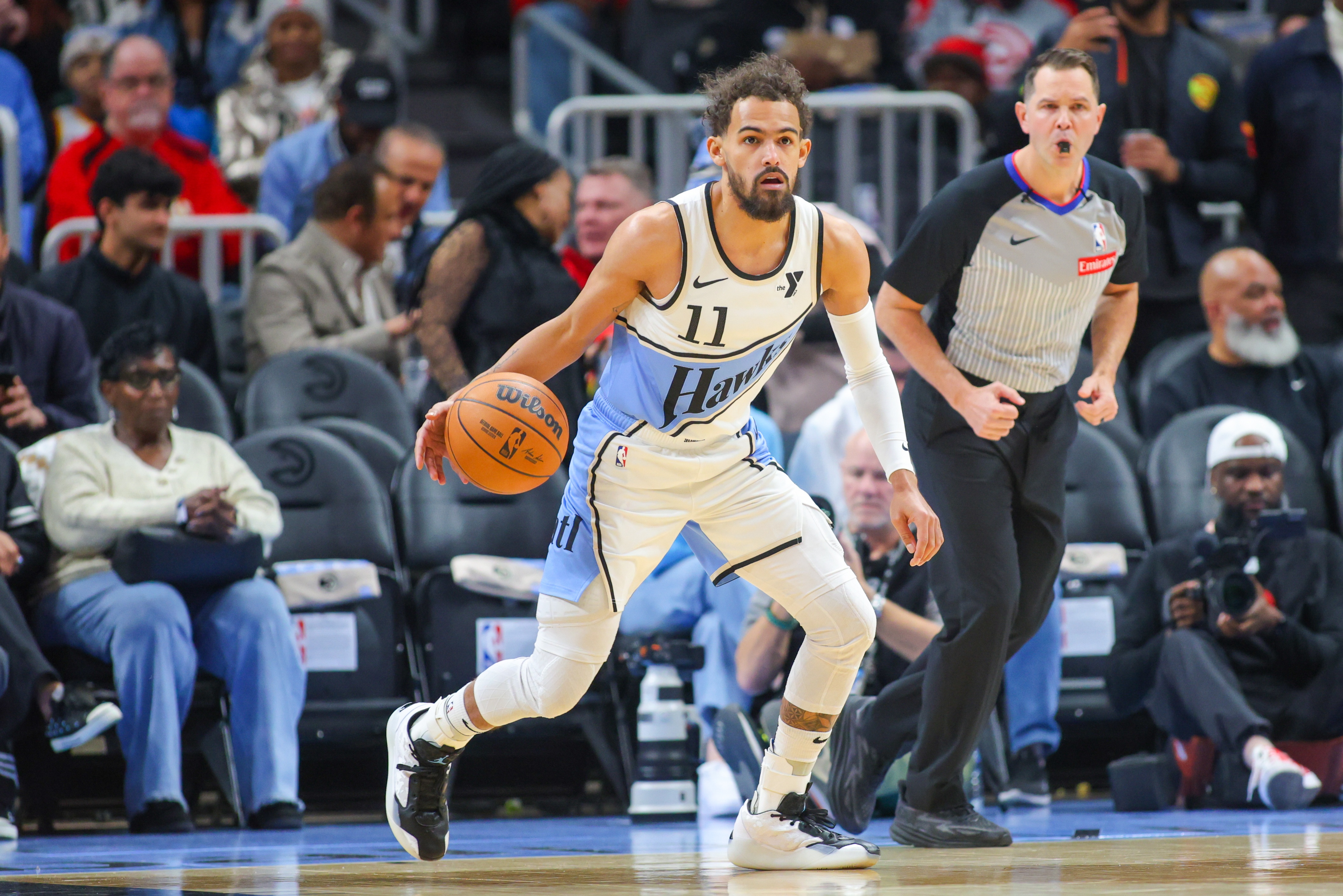 关于雄鹿横扫篮网，篮网难挡雄鹿的信息