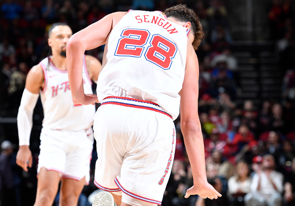 开云体育下载-火箭客场大胜灰熊，终结两连败