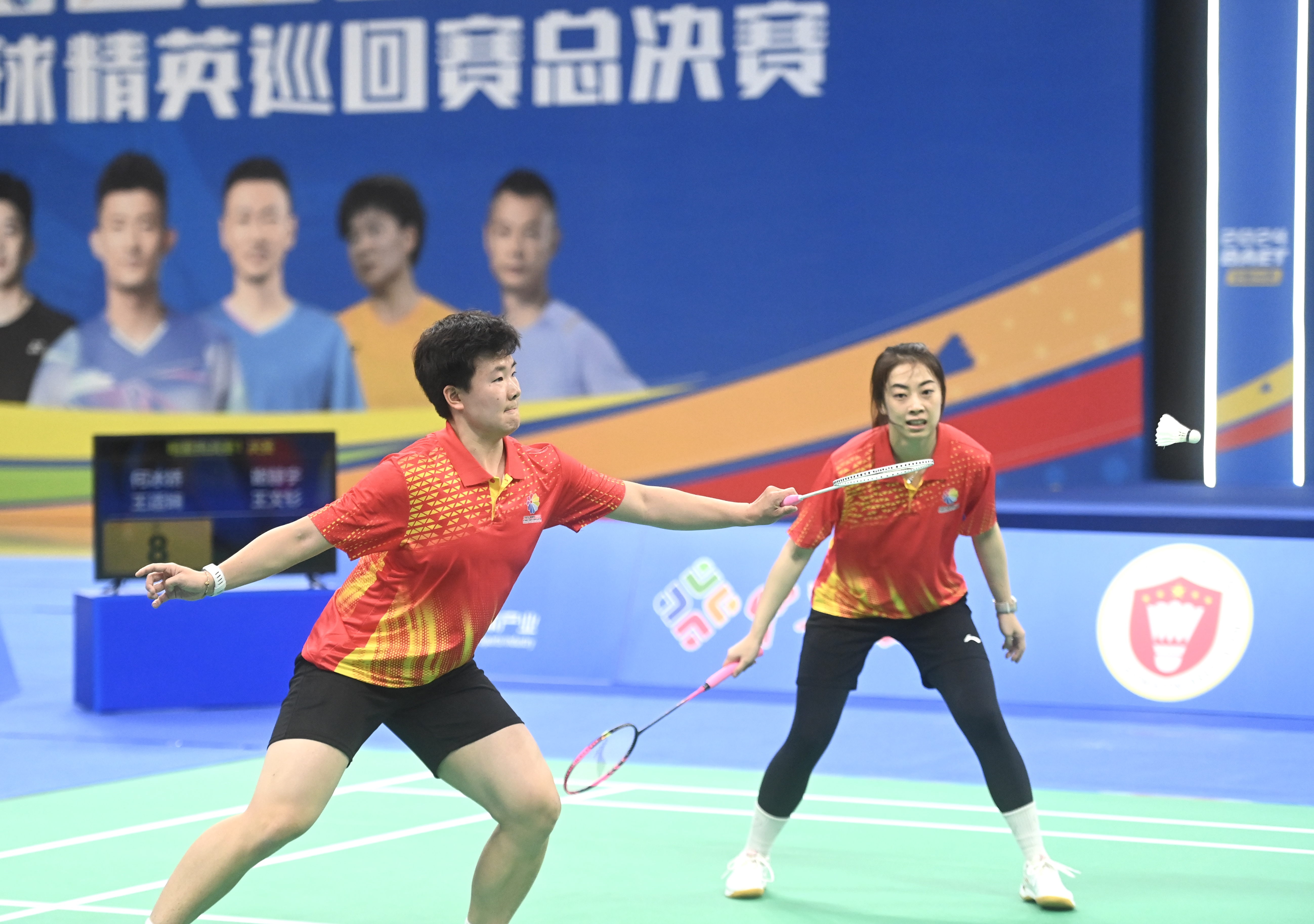 开云体育app-中国羽毛球队鏖战韩国羽毛球队，谌龙送出助攻