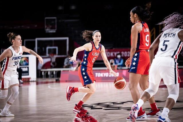 终极之夜!拳击冠军悬念即将揭晓 终极之夜!拳击冠军悬念即将揭晓