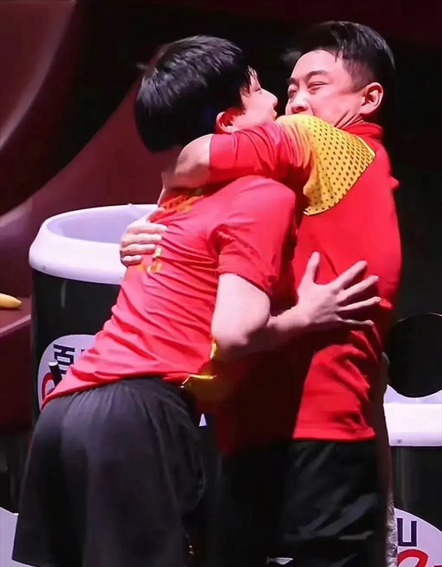 中国队险胜瑞典队,王皓关键制胜 中国队险胜瑞典队,王皓关键制胜