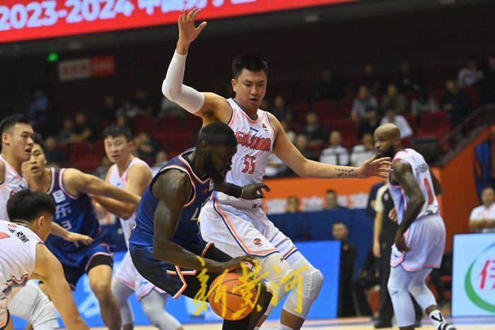 山东男篮轻取对手，壮大实力
