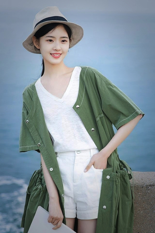 生死战与德比战，足球英雄的双重奏，厄瓜多尔绝境逢生，皮克主宰赛场