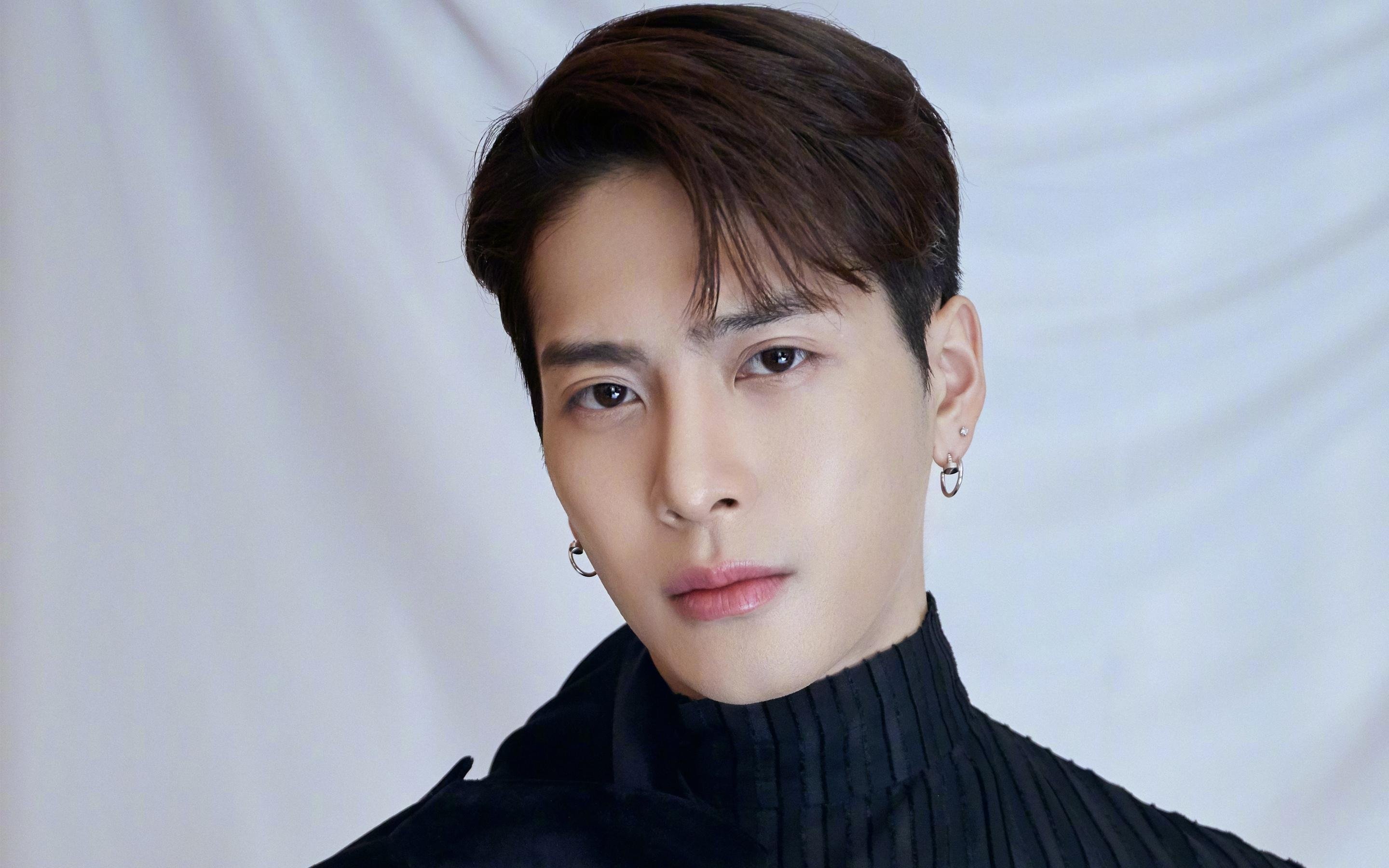 爱德华兹加冕硬仗之王，黄蜂主场狂风席卷完胜北京