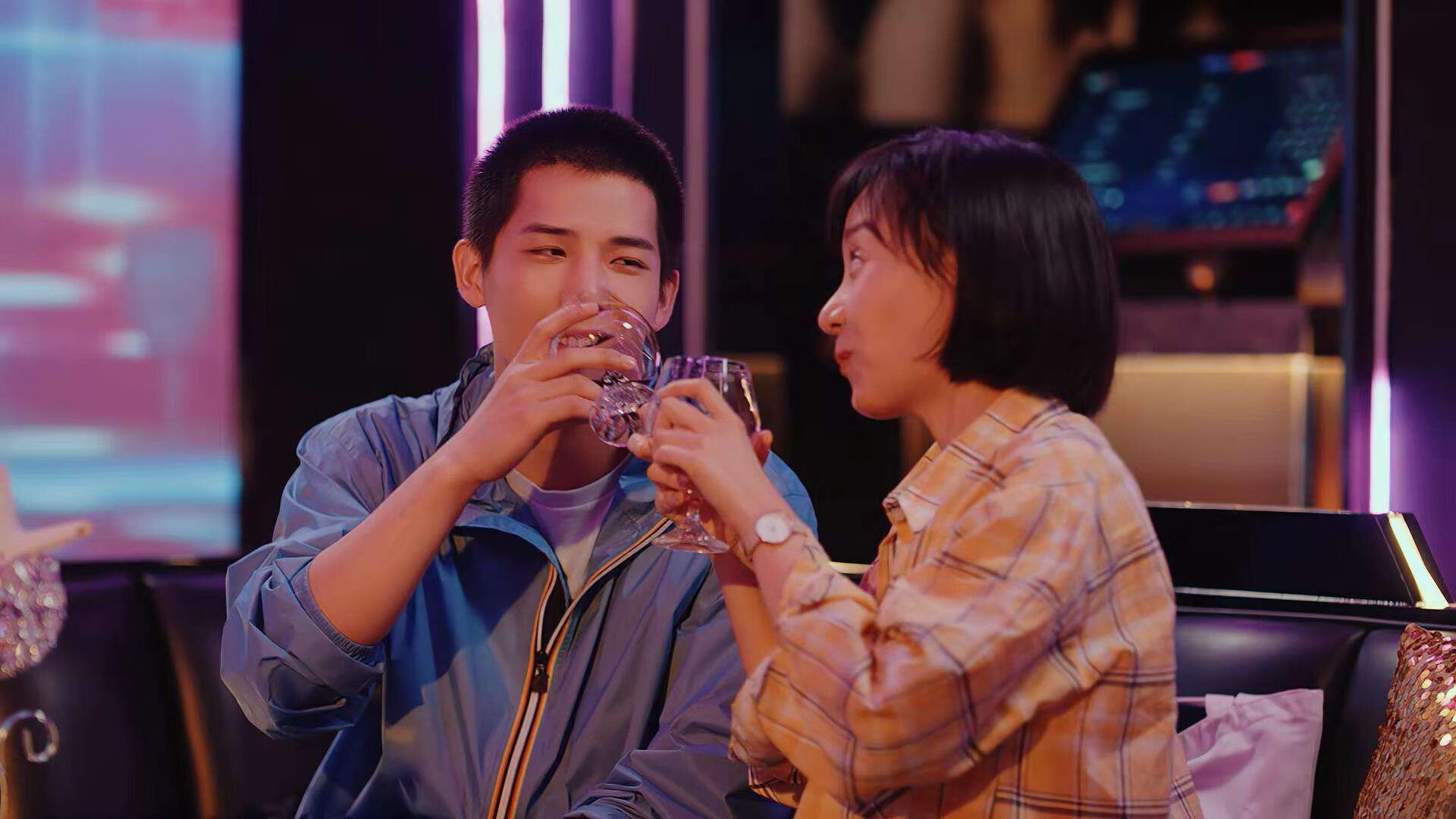 开云体育APP下载-那记压哨球落下，他成了整个休斯敦的神